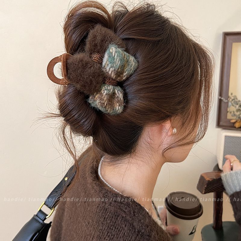 小香风蝴蝶结毛绒抓夹女气质后脑勺发夹鲨鱼夹秋冬新款高级感头饰