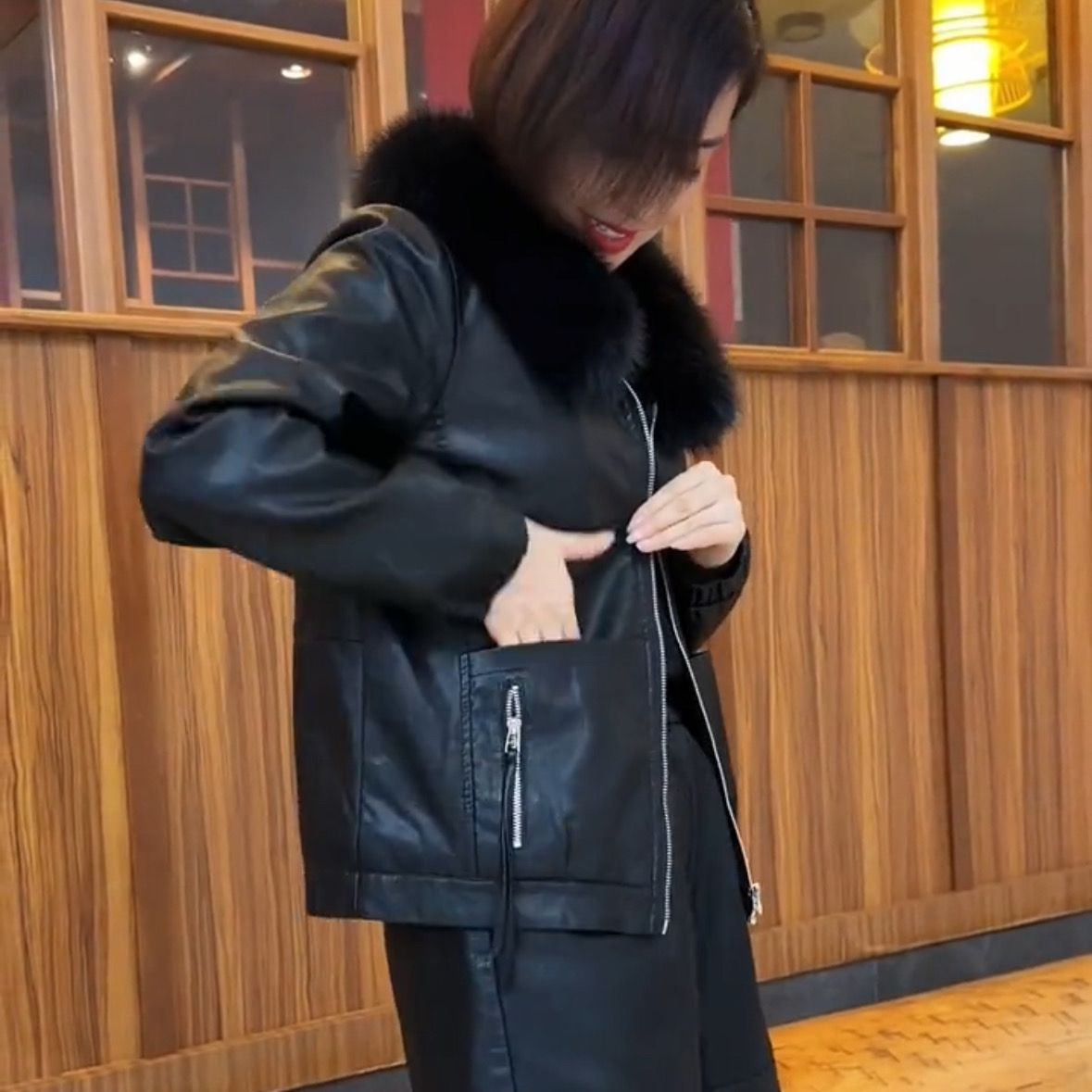 加绒拉链秋冬皮衣圆领加厚新款皮夹克2025毛领外套洋气时尚美拉德