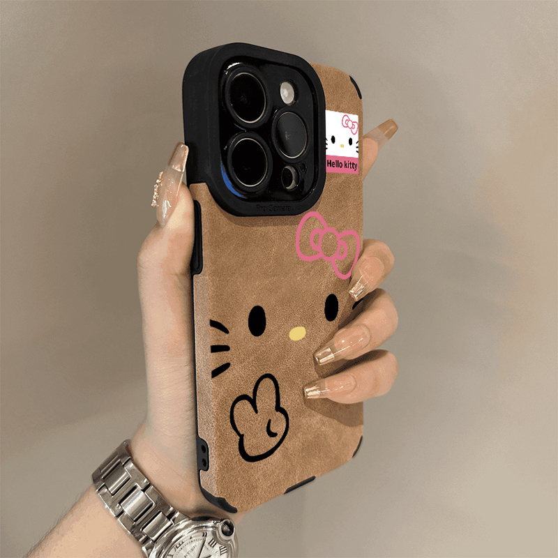 BANCA秋冬咖色比耶Kitty适用苹果16pro手机壳iPhone15翻毛皮14/13